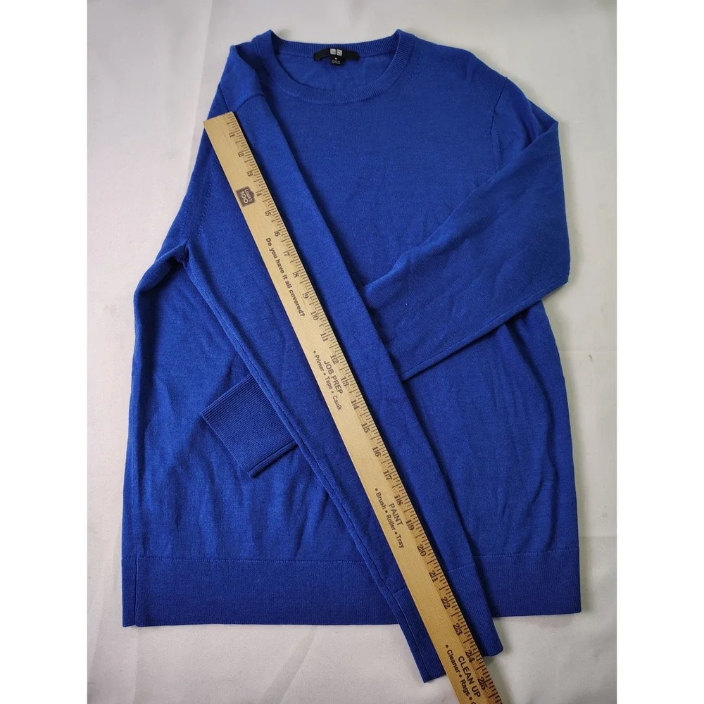 Uniqlo 100% Wool Fine Knit Crewneck Sweater Royal Blue Mens Pullover Classic M